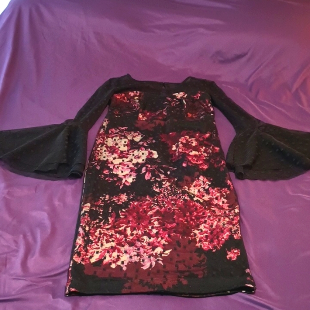 Floral lace dress with long bell sleeves, size 4 new
